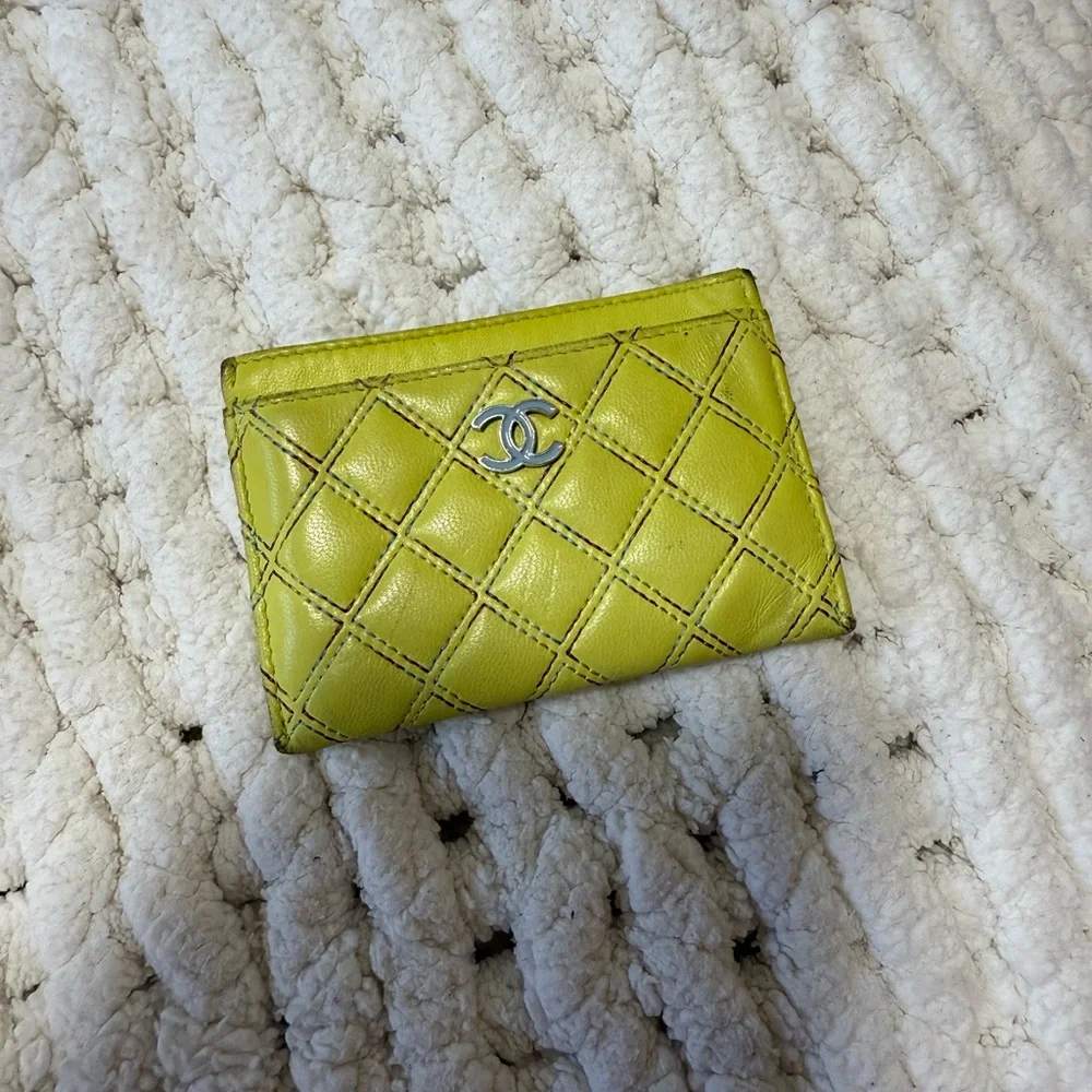 Chanel Yellow Quilted Card Holder - Picture 1 of 2
